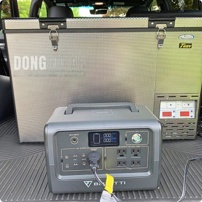 Bluetti 1000W Powerstation EB70 716Wh (Surge 1400W)