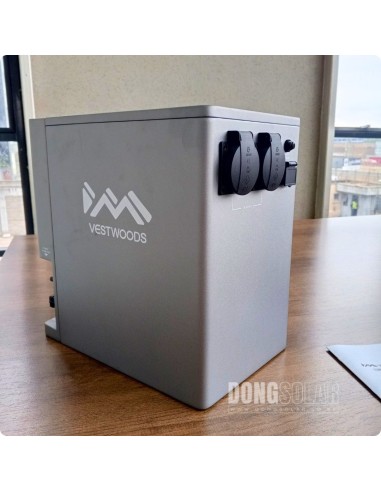 2KwH VESTWOODS portable Power Station with 560w Solar Panel