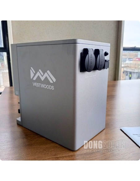 2KwH VESTWOODS portable Power Station with 560w Solar Panel