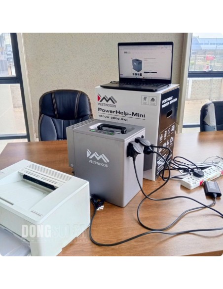 2KwH VESTWOODS portable Power Station with 560w Solar Panel