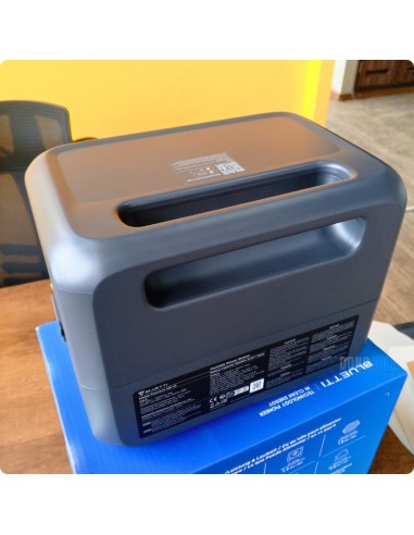 BLUETTI Premium 100 V2 Portable Power Station | 2000W 1024Wh