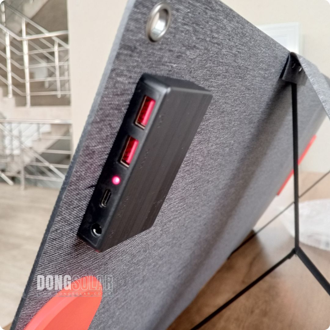 100W Portable Solar panel  with USB-c, USB3.0 and DC Output 18V