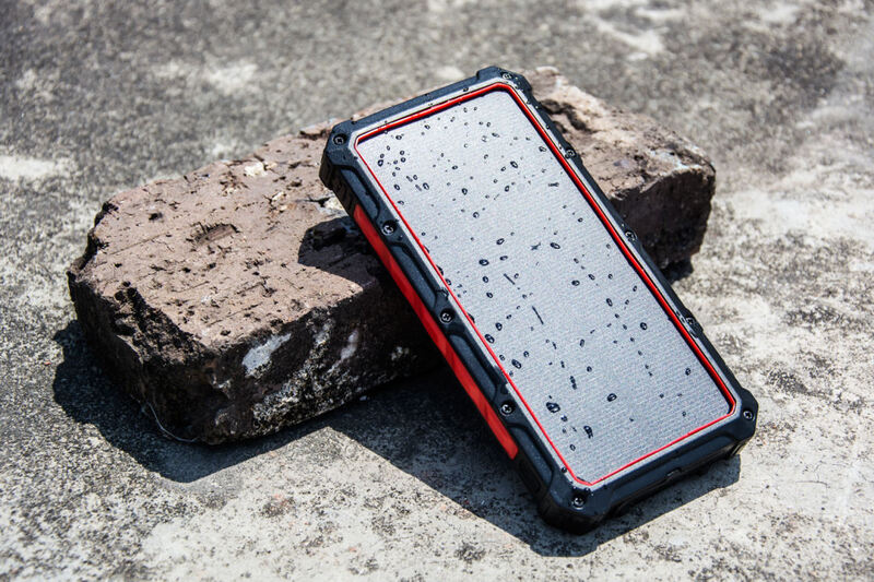 36000mAh Qi Solar Powerbank RED