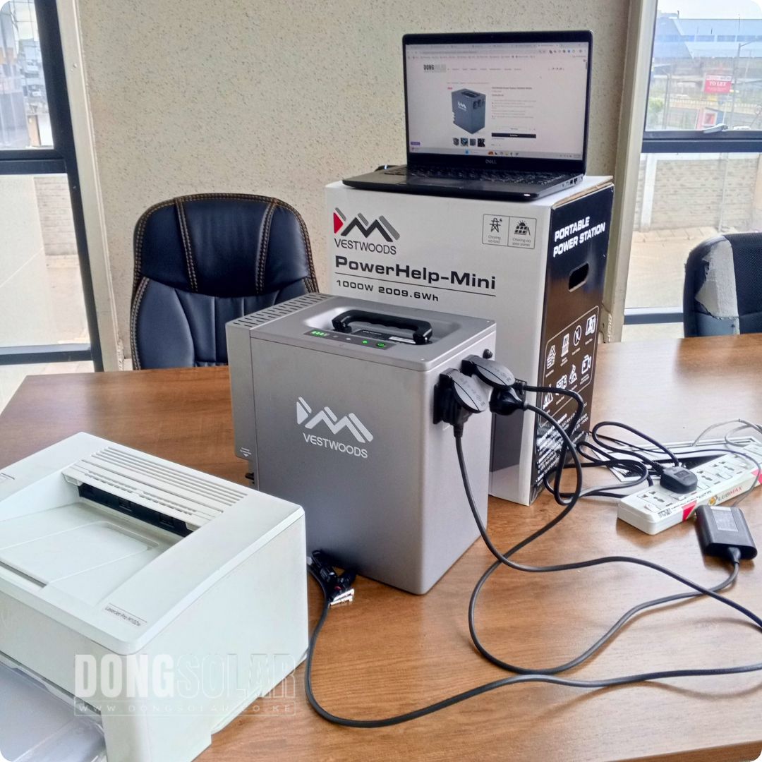 2KwH VESTWOODS portable Power Station with 560w Solar Panel