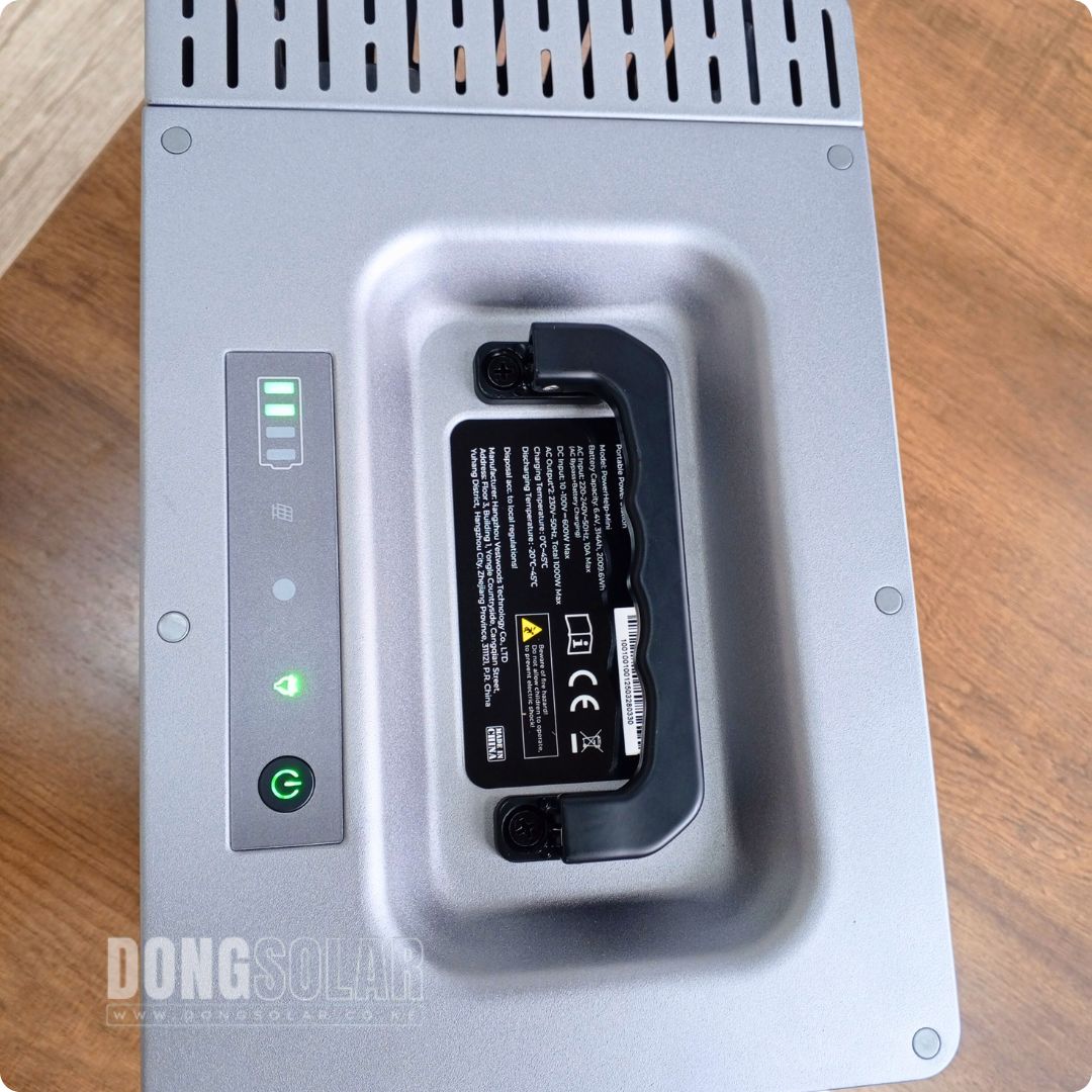 2KwH VESTWOODS portable Power Station with 595w Solar Panel