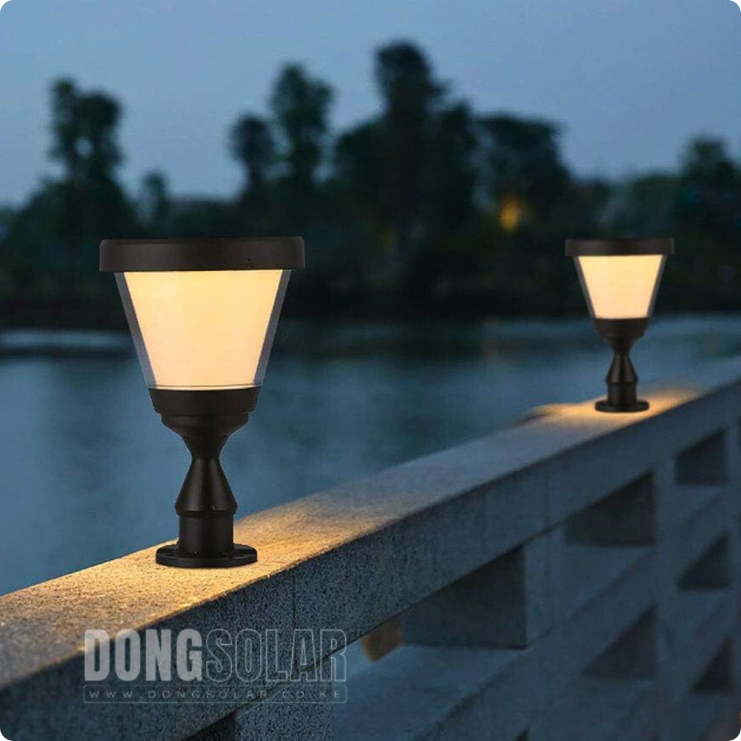 Solar Pillar Gate Light