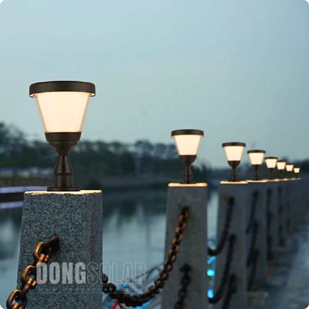 Solar Pillar Gate Light