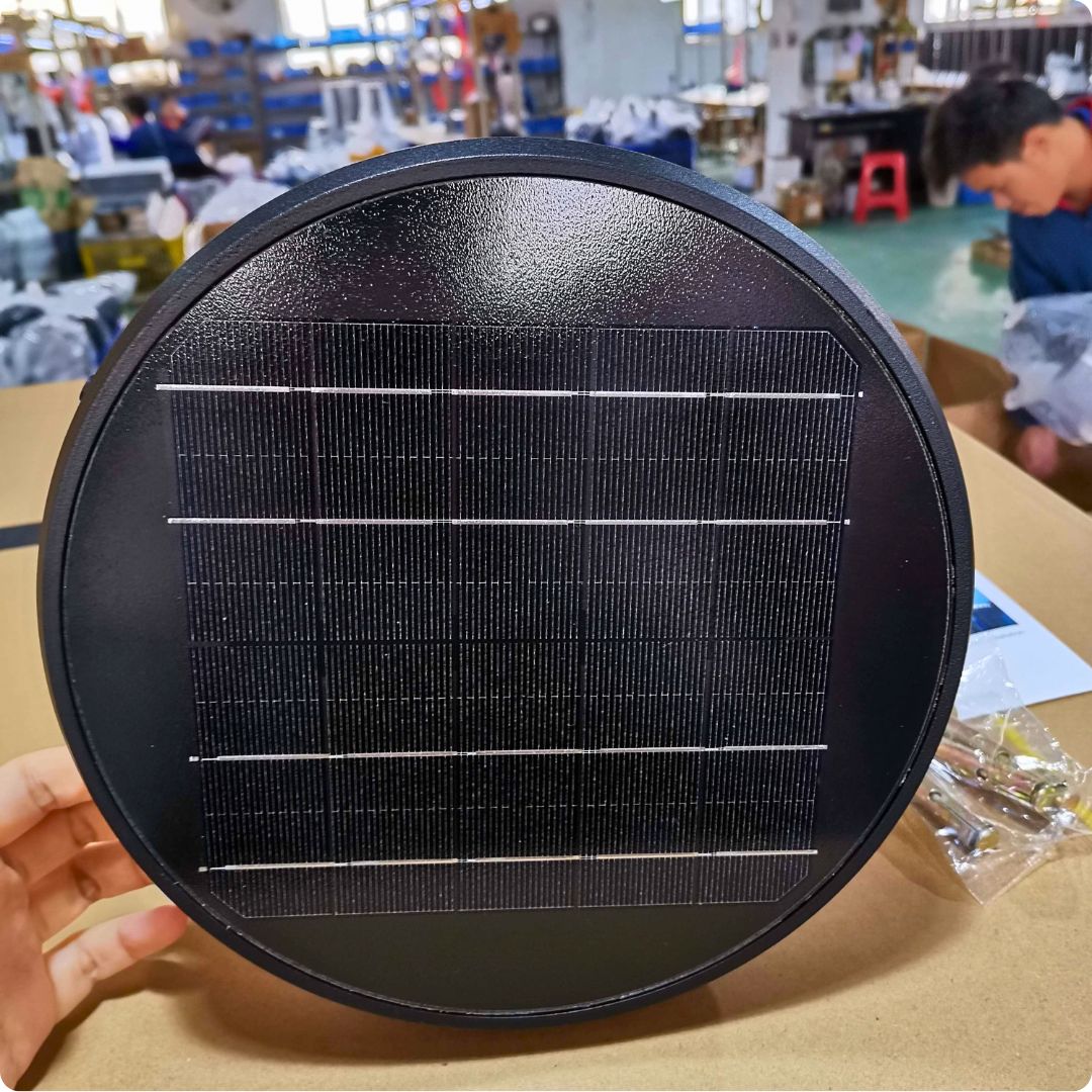 Solar Pillar Gate Light